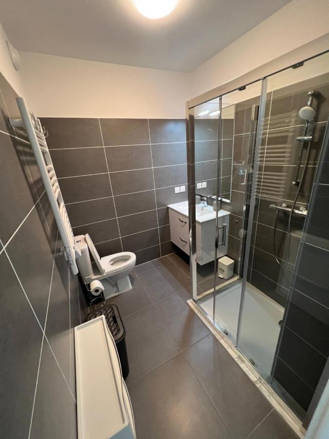 Appartement Tout Equipe Centre Ville Menton Exterior photo
